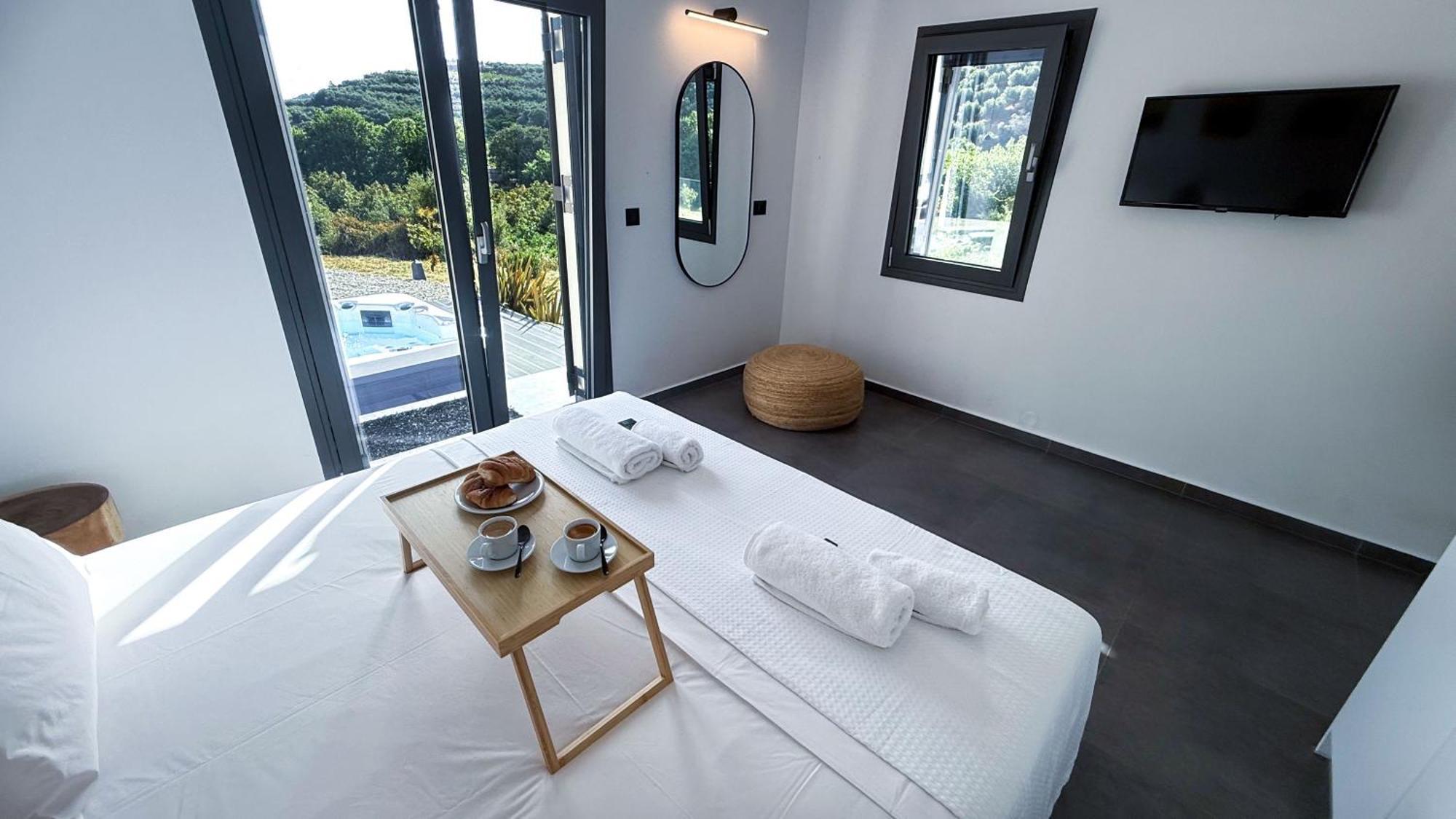 Ek Ornelakis, Luxury Country House With Jacuzzi Chania  Exterior photo
