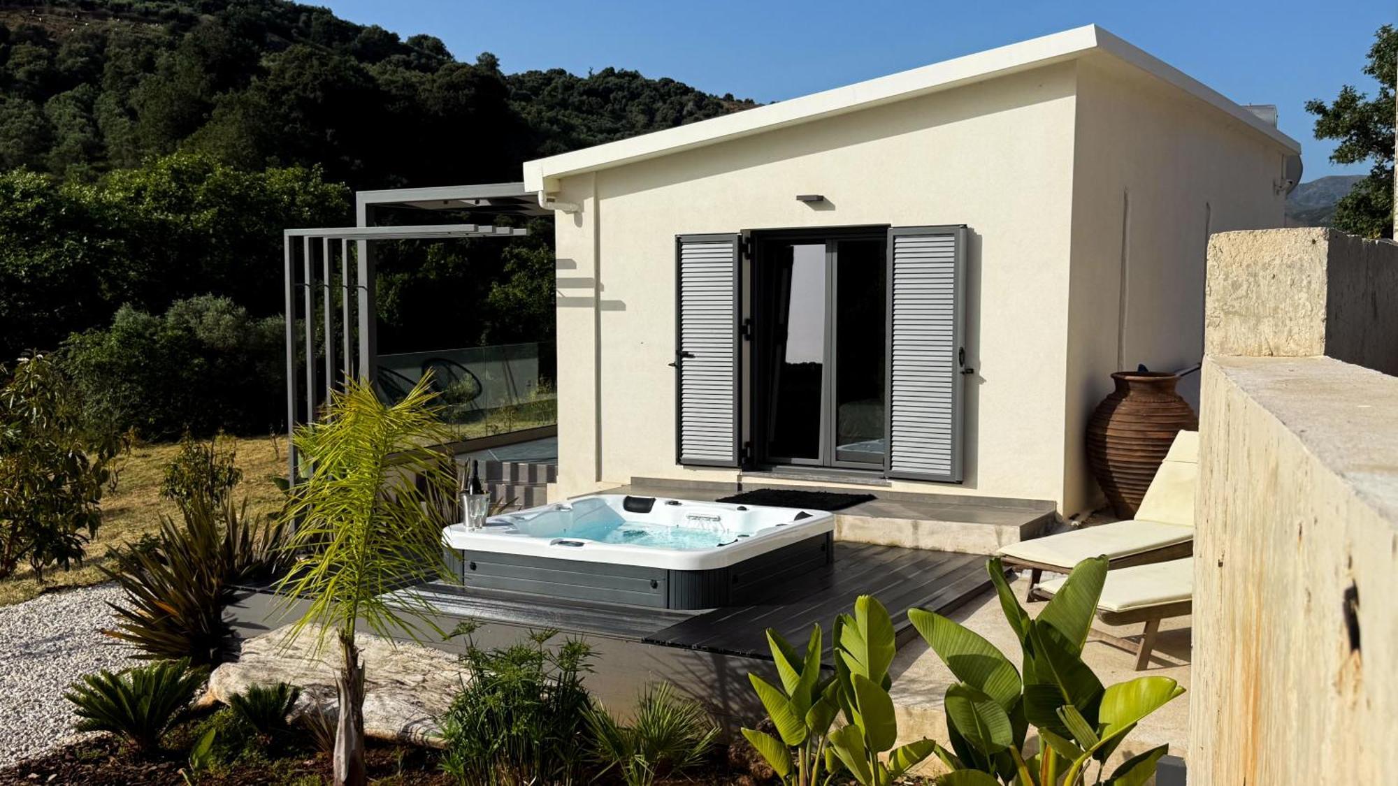 Ek Ornelakis, Luxury Country House With Jacuzzi Chania  Exterior photo